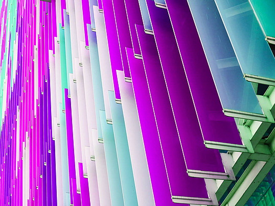 5 примеров использования ударопрочного плексигласа в производстве